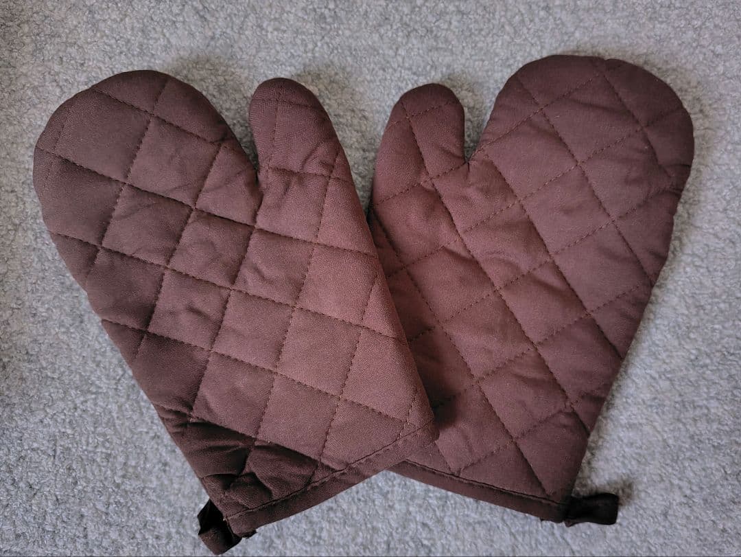 アイリスオーヤマ　ホームベーカリーIBM-010 美品　説明書、ミトン付き