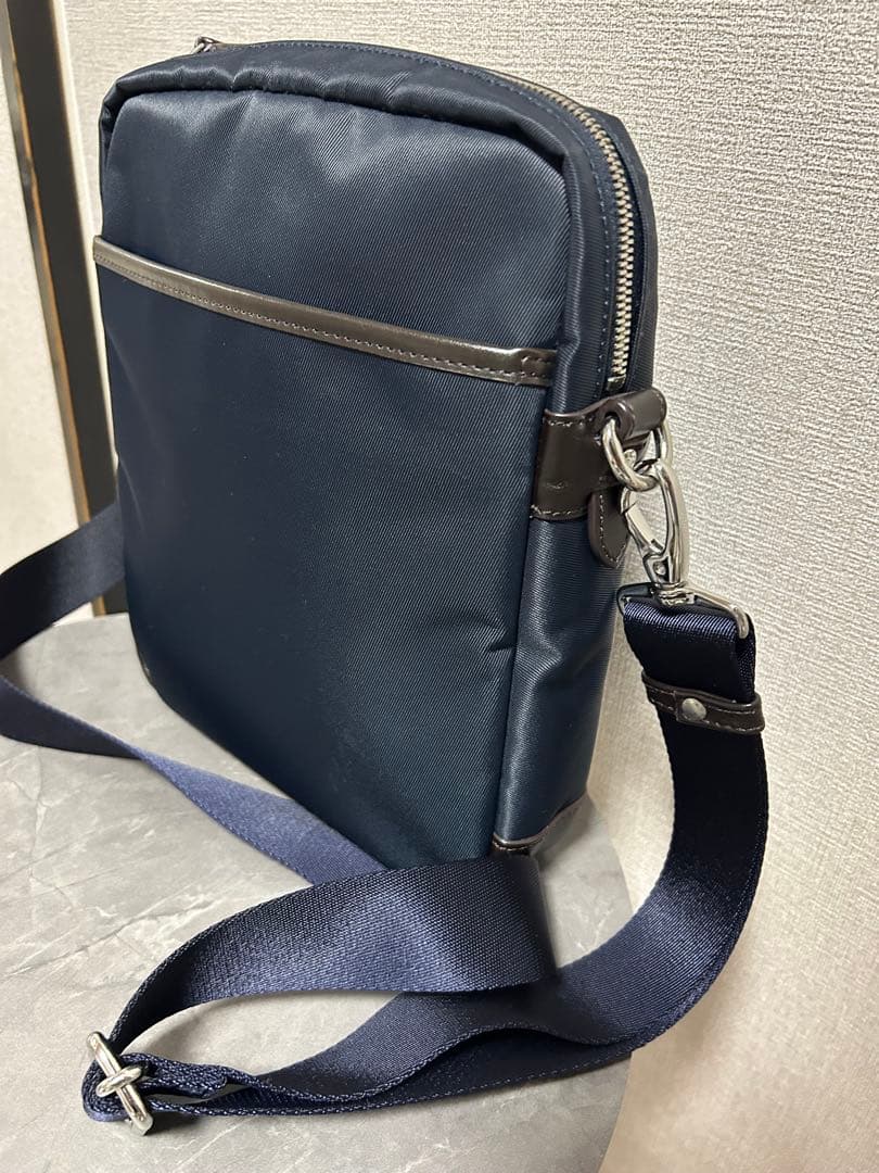 CRESTBRIDGE BLACK LABEL ショルダーバッグ