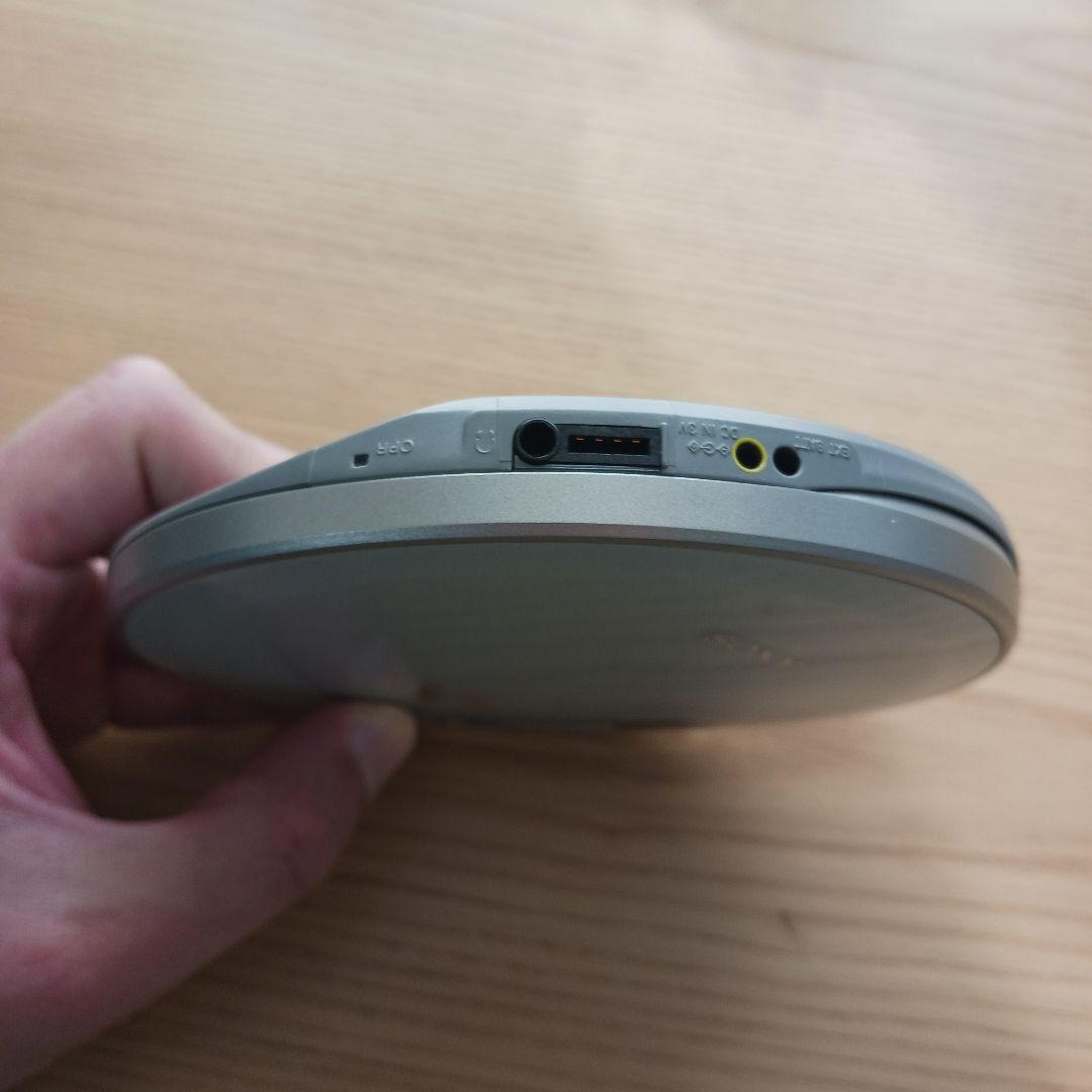 SONY ポータブルCDプレーヤー D-NE730 MP3 ATRAC　ソニー