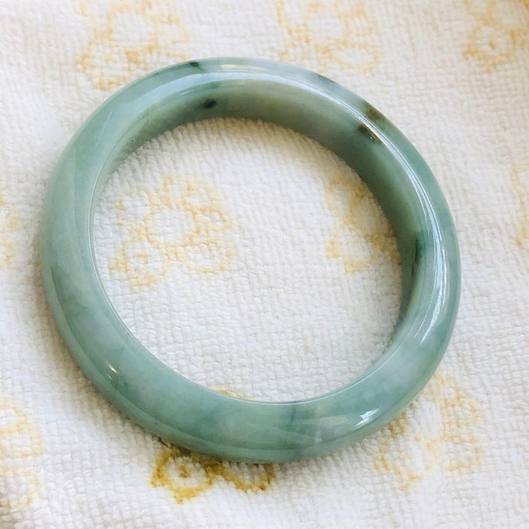特価　本翡翠保証　天然翡翠　バングルMサイズ内径55㍉