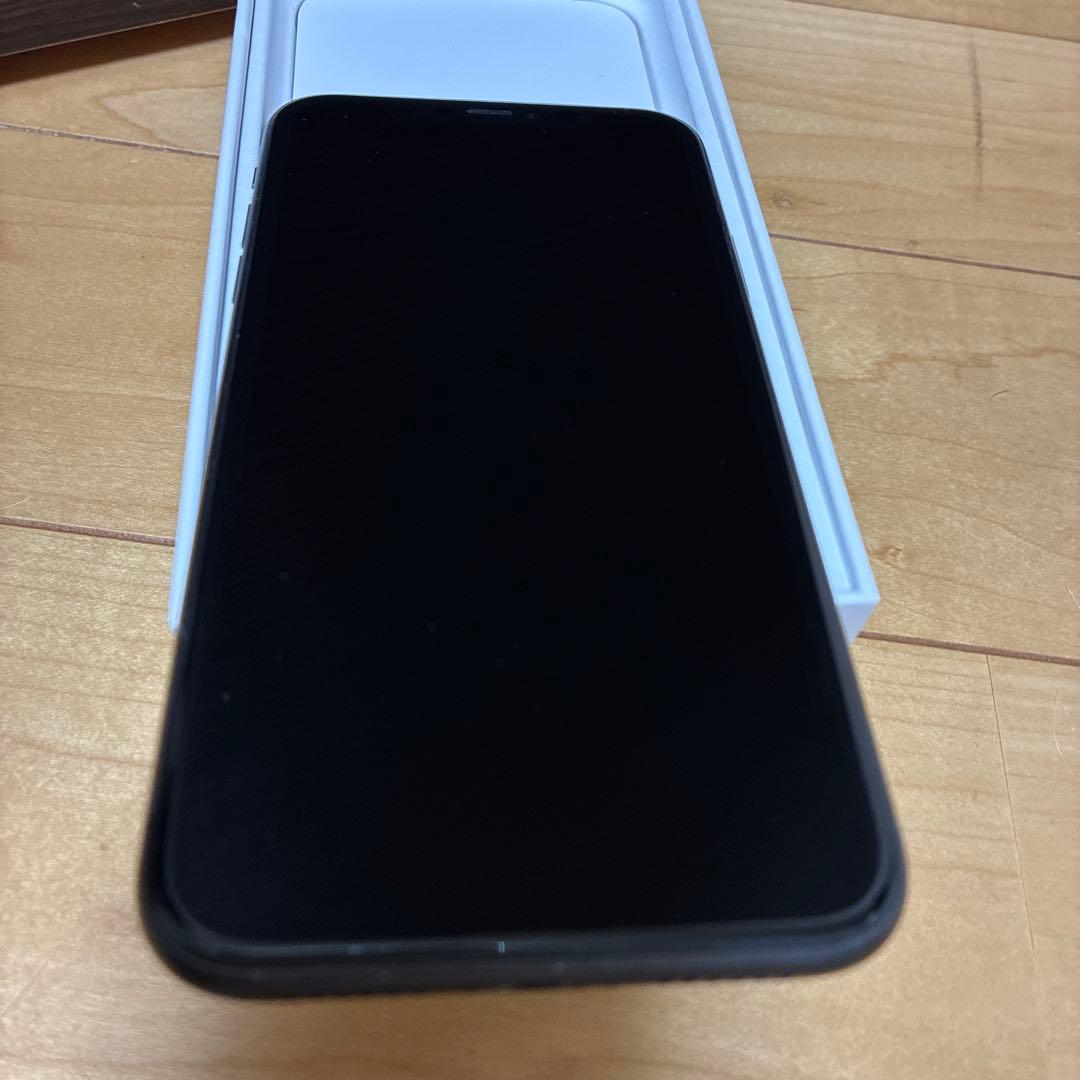 Apple iPhone 11 【 ブラック 】+オマケ付き