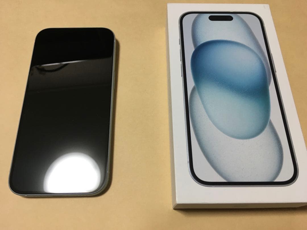 新品同様　iPhone１５　１２８Ｇ　ブルー
