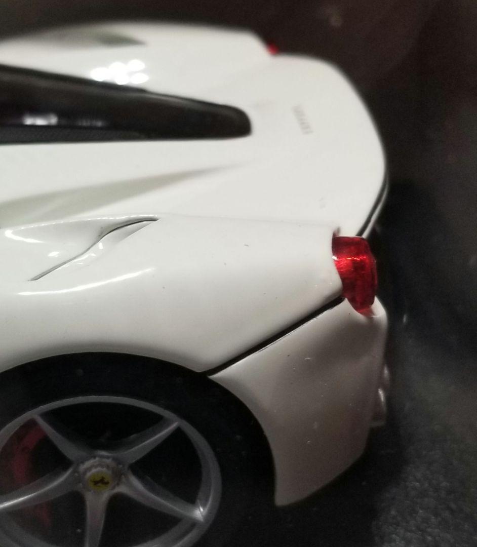 【レア　新品】1/18 マテル ホットウィール　ラ•フェラーリ 　ホワイト