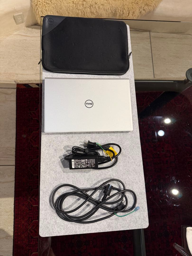 Dell ノートパソコン シルバー 専用ケース付き