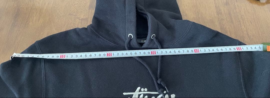 ステューシー　センター刺繍ロゴ　即完売モデル　パーカー　stussy