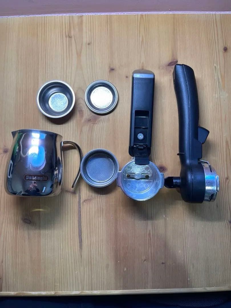 デロンギ エスプレッソマシン 本体と付属品