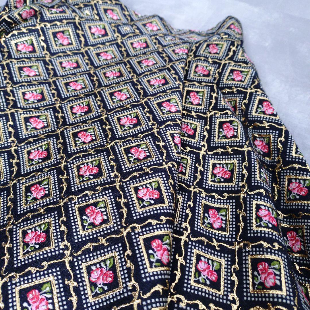 DOLCE & GABBANA　ミニプリーツブロケードスカート　花柄刺繍スカート