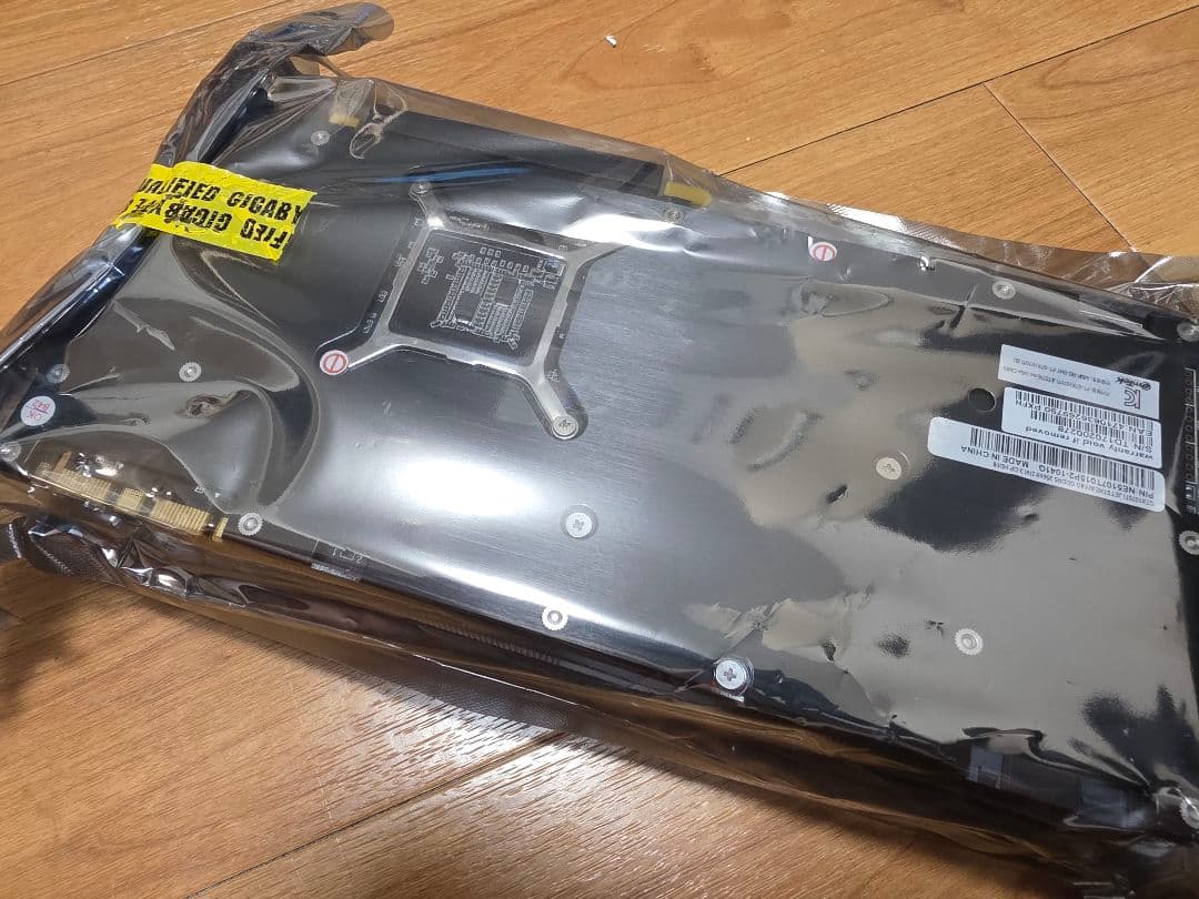 GIGABYTE GTX1070 Ti グラフィックカード