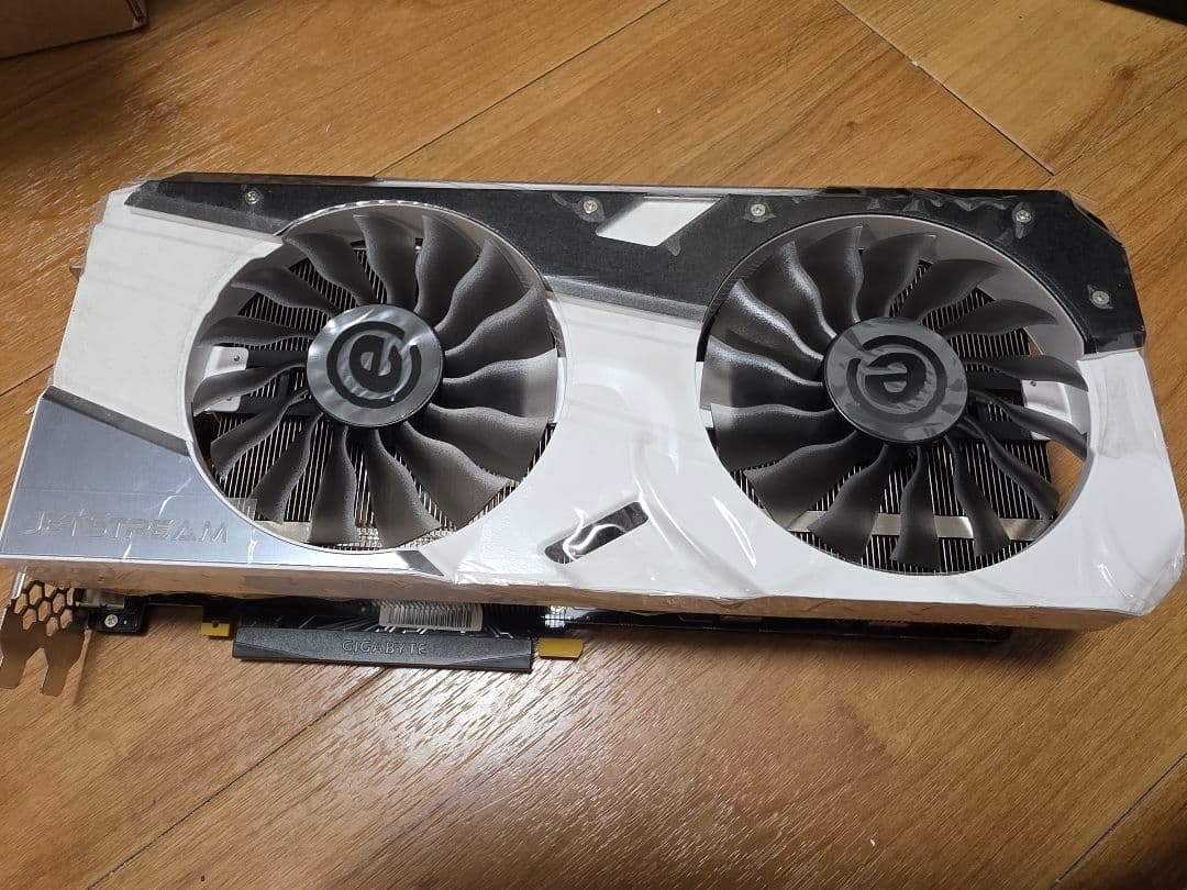 GIGABYTE GTX1070 Ti グラフィックカード