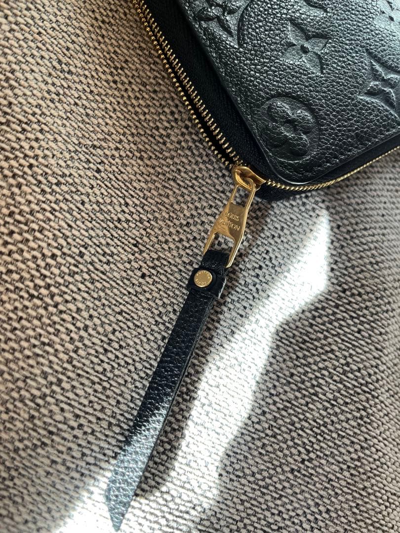 未使用　ルイヴィトン　アンプラント　パース　ブラック　ジッピー