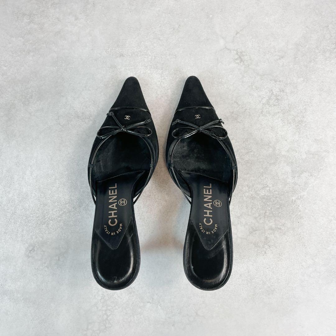 靴 Vintage Chanel Black suede bow mules