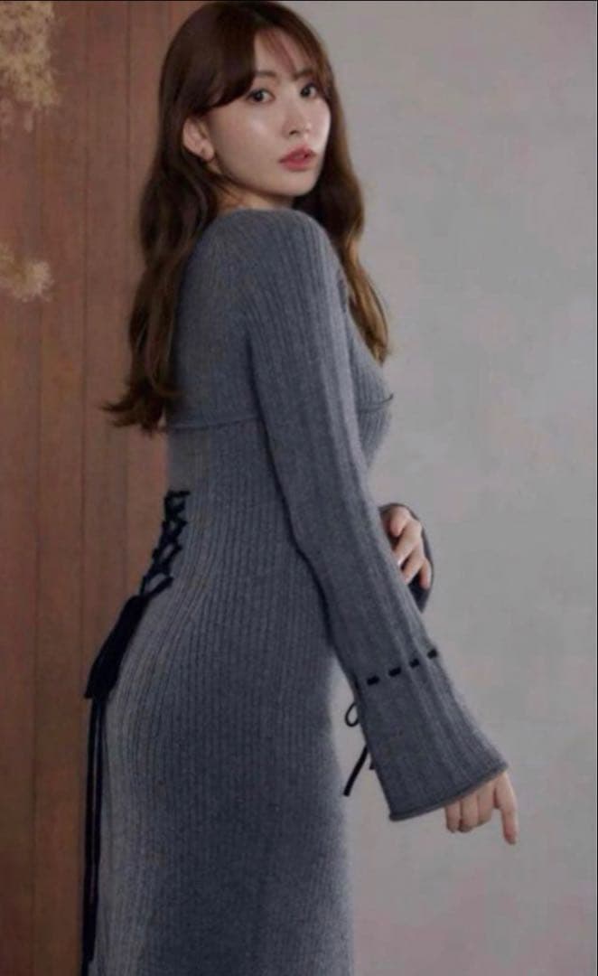 本日処分。Her rip to Back Lace-Up Knit Dress