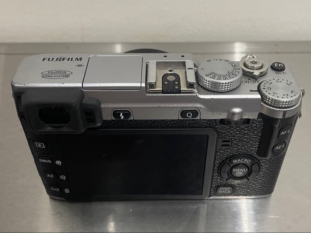 FujifilmX-E2シルバー 27パンケーキ&55-200ズーム 付属品多数