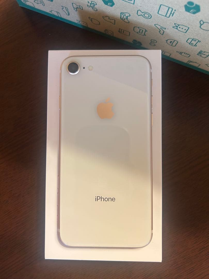 美品 iPhone8 64GB ゴールド