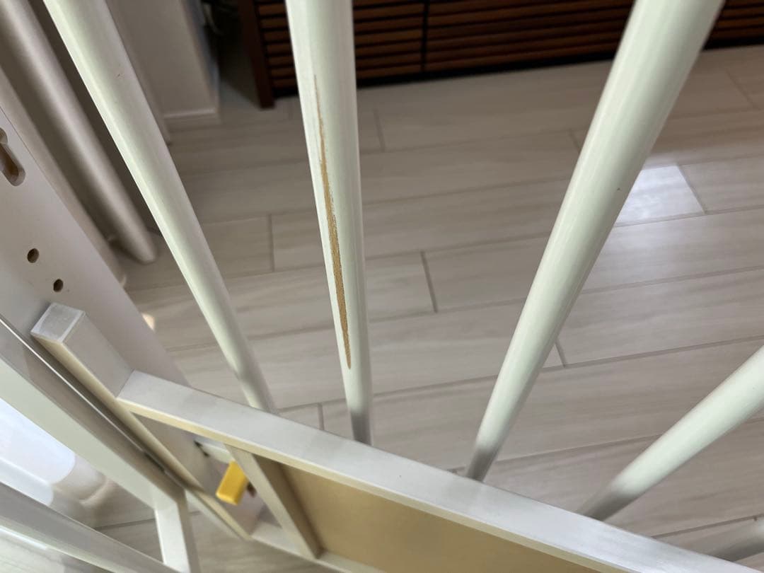 日本製のワンタッチ折りたたみハイタイプミニベビーベッド（キャスター付き）