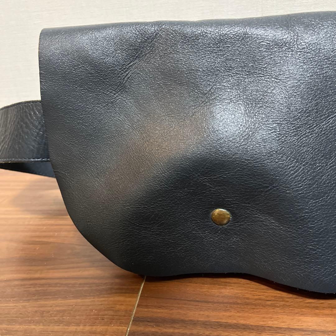 【本日限りお値下げ】Uni&coネイビーレザーメッセンジャーバッグ サイズS