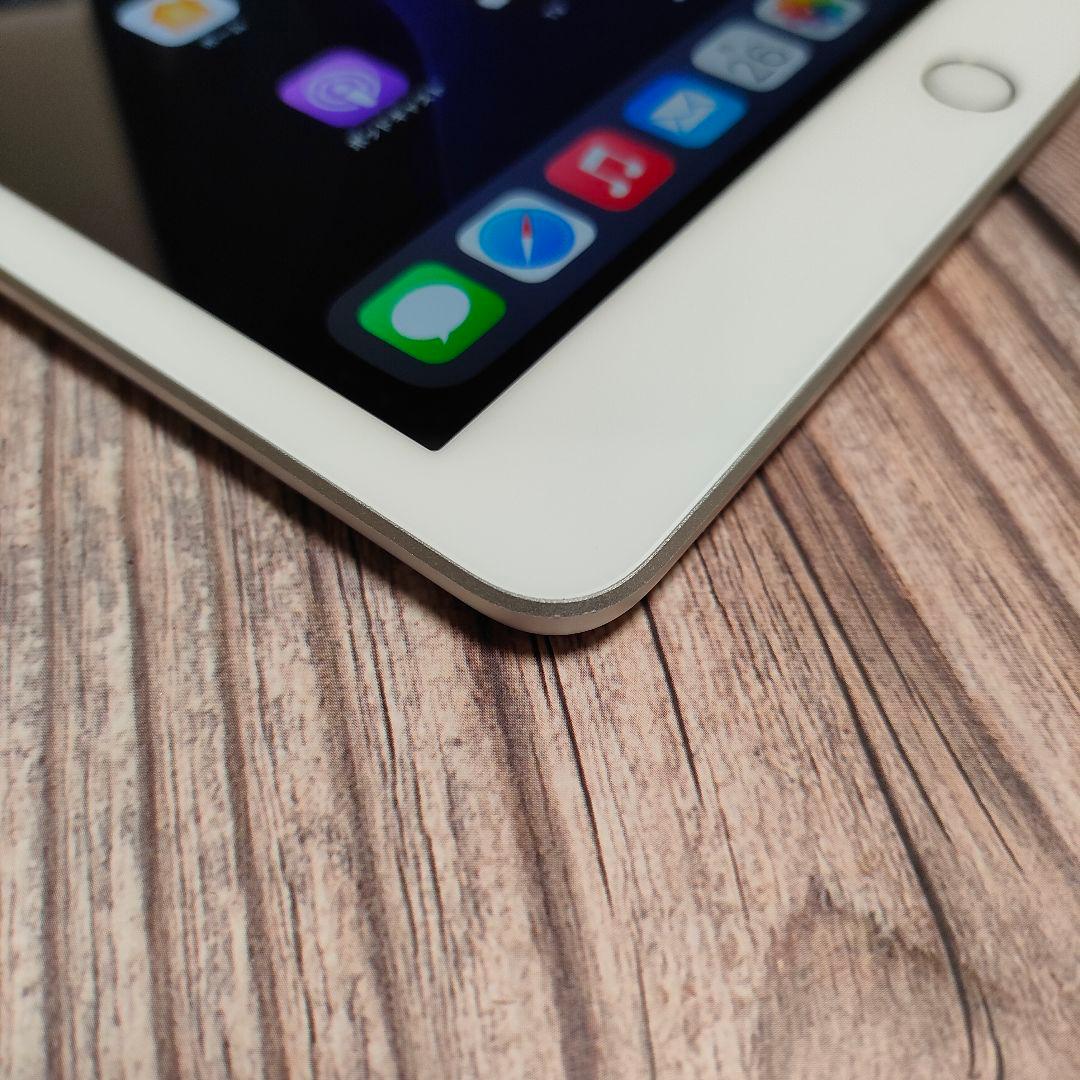 apple iPad 第8世代 32GB シルバー SIMフリー 美品