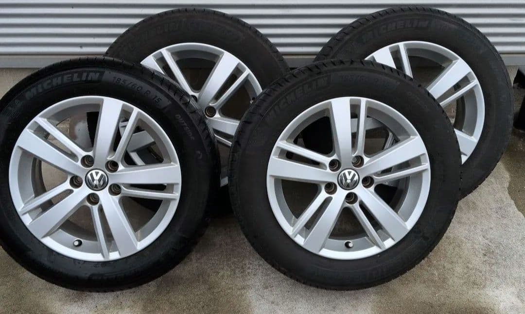 【送料込】Volkswagen ポロ純正　15インチ　４本セット