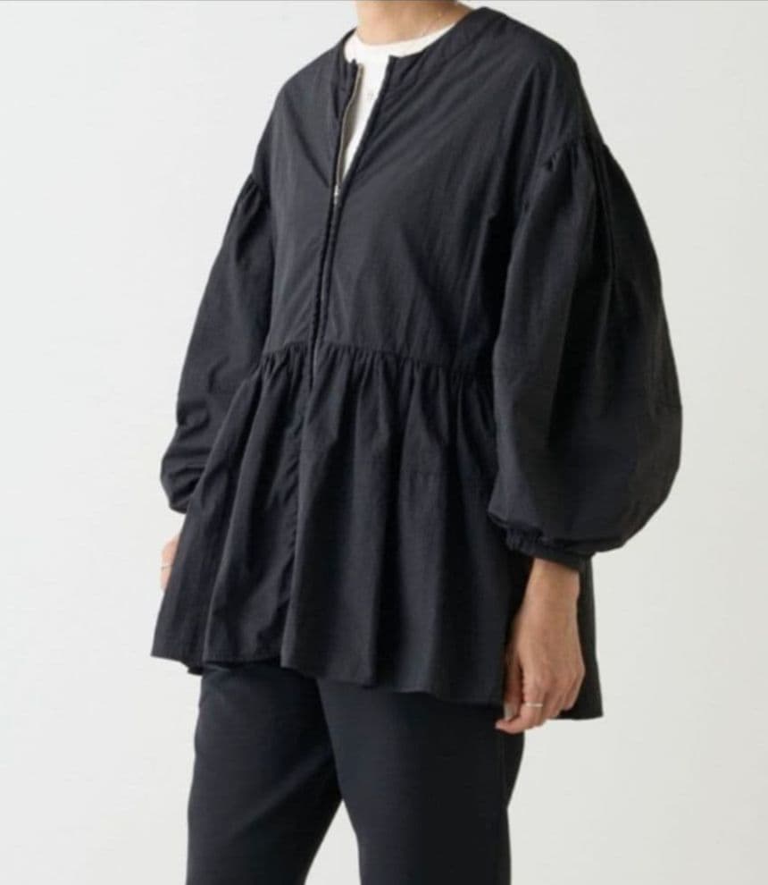 26400円　今季新品　ビアズリー　ペプラム　フレア　ジップ　ブルゾン　黒