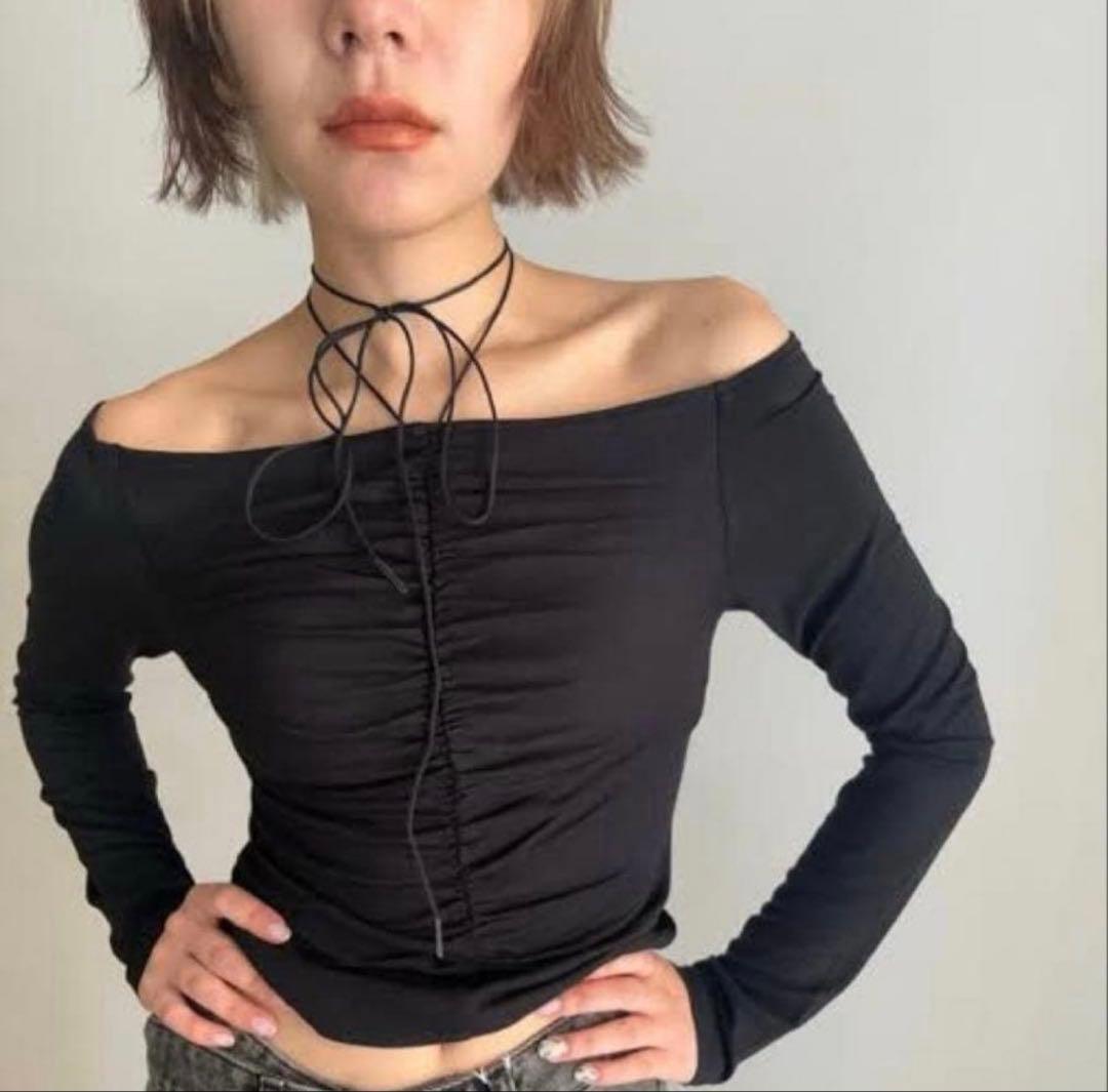 トップス Determ; Gatered Off-shoulder Top