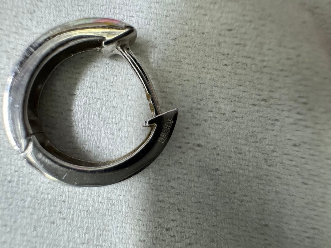 1.3g K18 WG ピアス　ダイヤ0.07 貴金属　アクセサリー