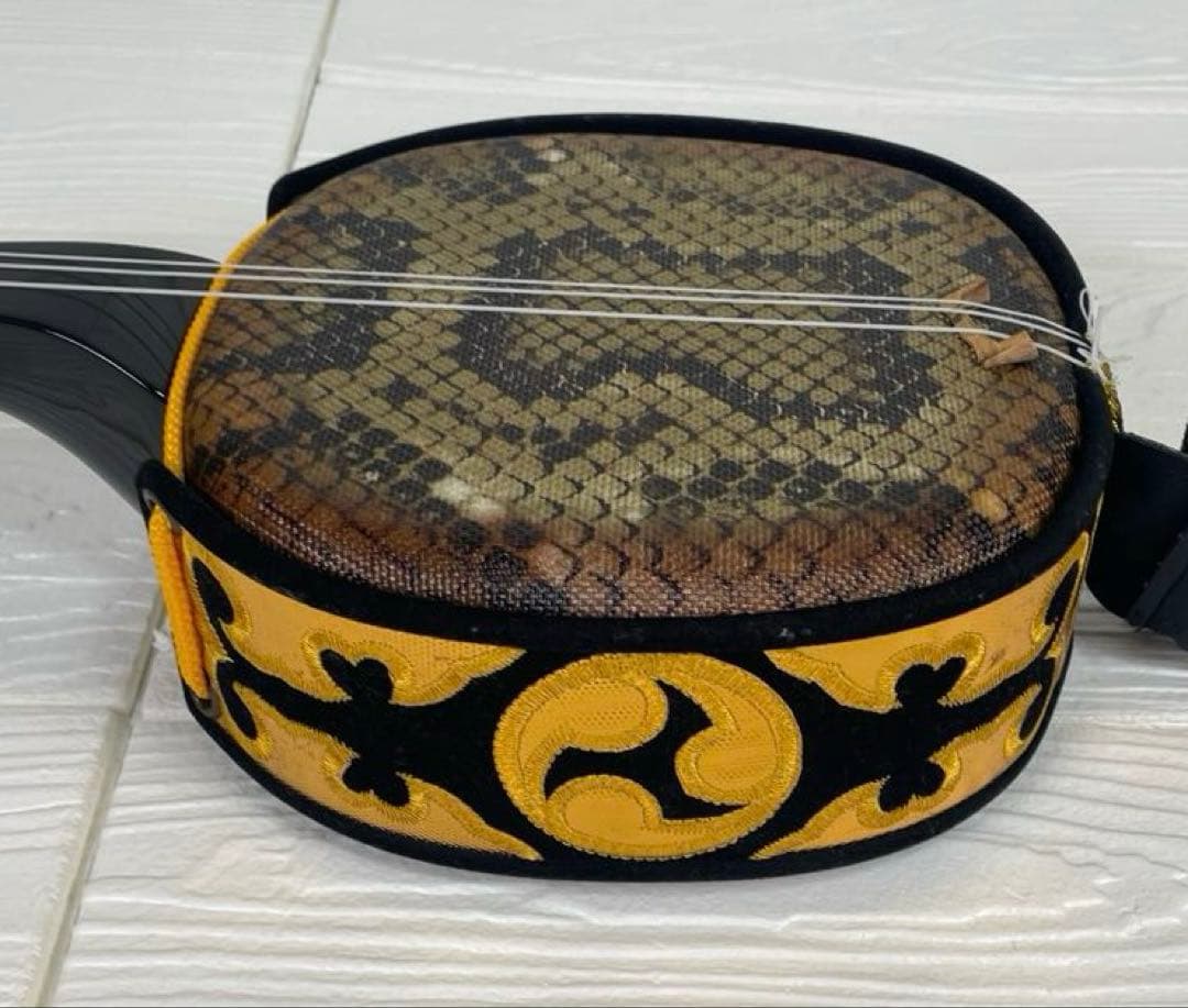 【美品】沖縄郷土楽器 三線 初心者セット チューナー、セミハードケース付