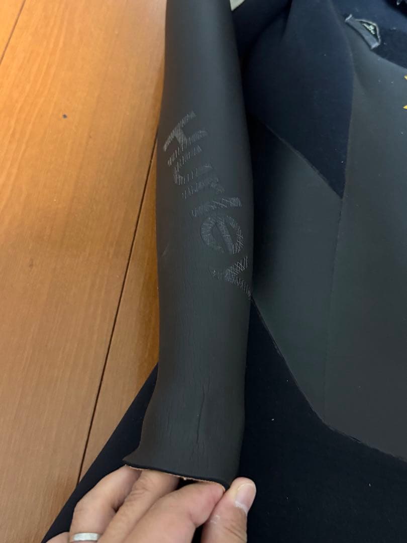 Hurley 5mm/3mm セミドライ