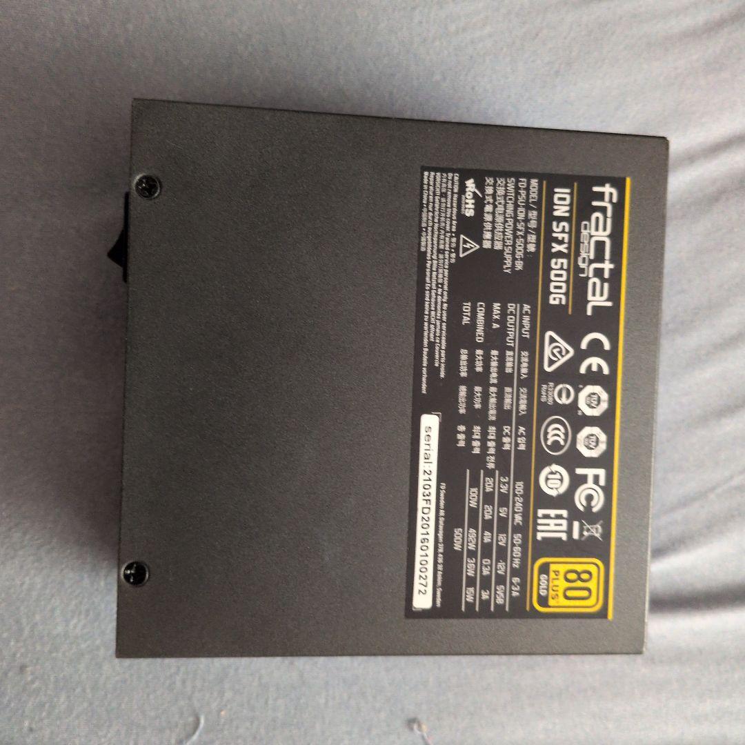Fractal ION SFX 500G 500W電源ユニット