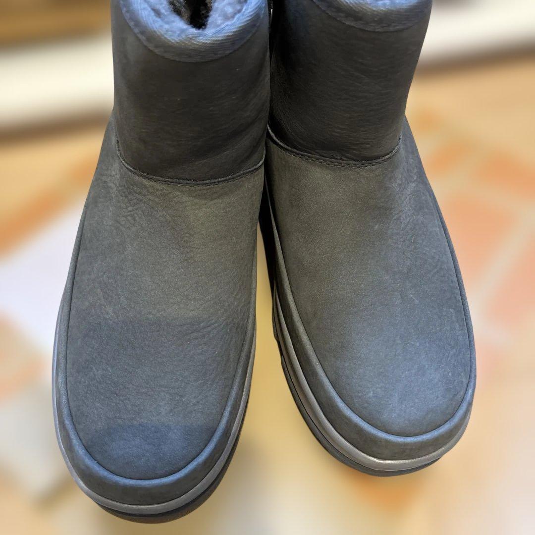 UGG W CLASSIC WEATHER MINI グレー　ブーツ　防水