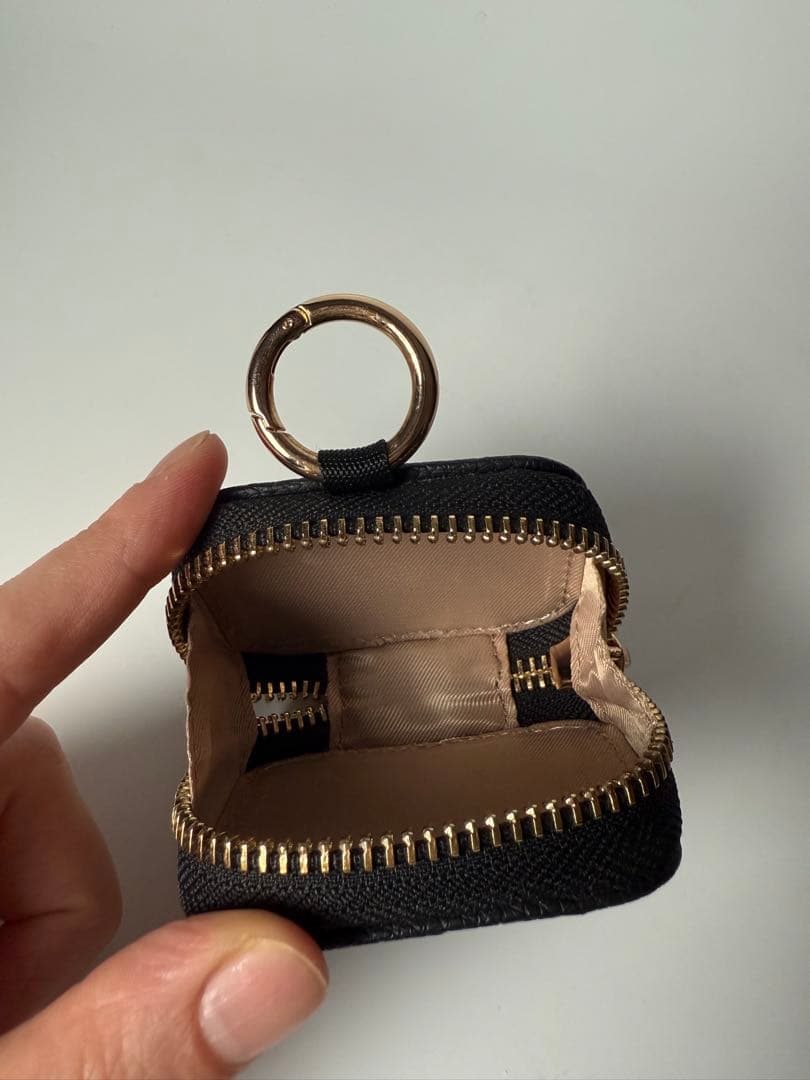 【最終価格】CUSTYPE iPhone16Proカバー ハート型ポーチ