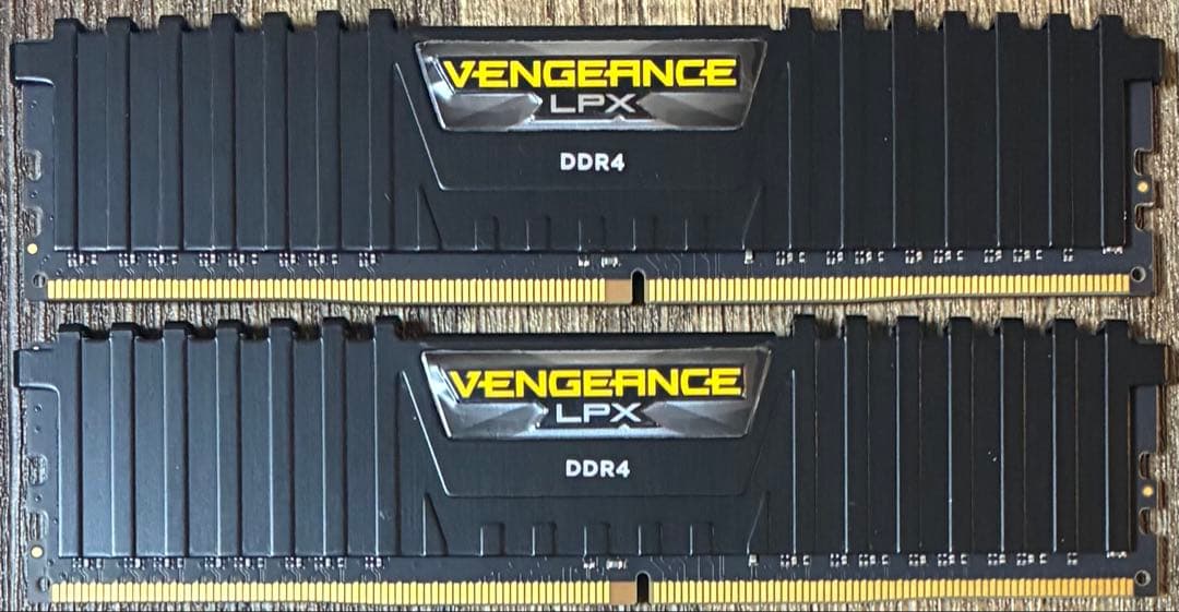 【中古】DDR4-2666 16GB(8GB×2枚) CORSAIR