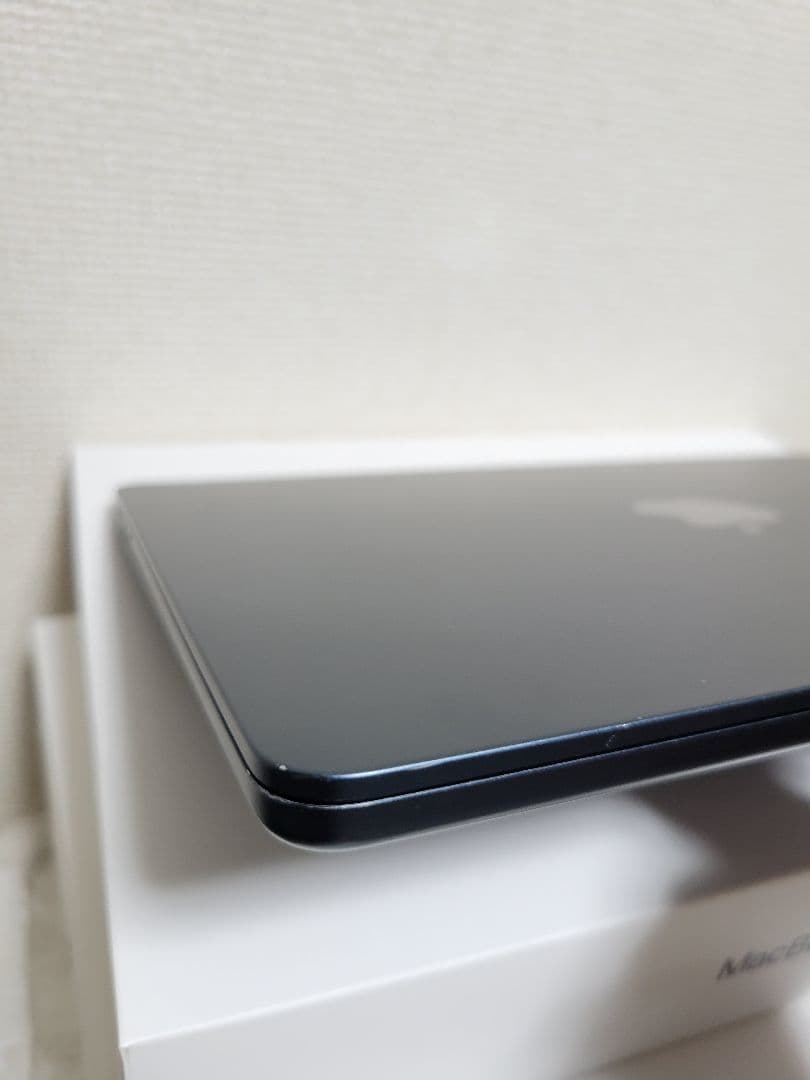 Apple MacBook Air (M2, 2022) 本体