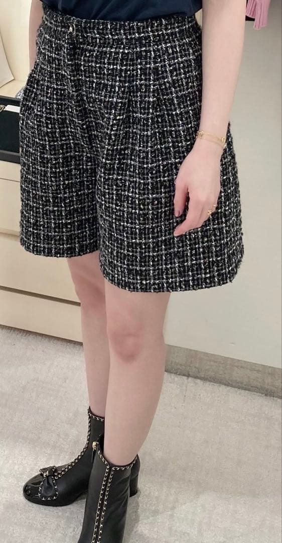 2日に取消しますCHANEL 24AW ツイードショーツ　シャネル　34