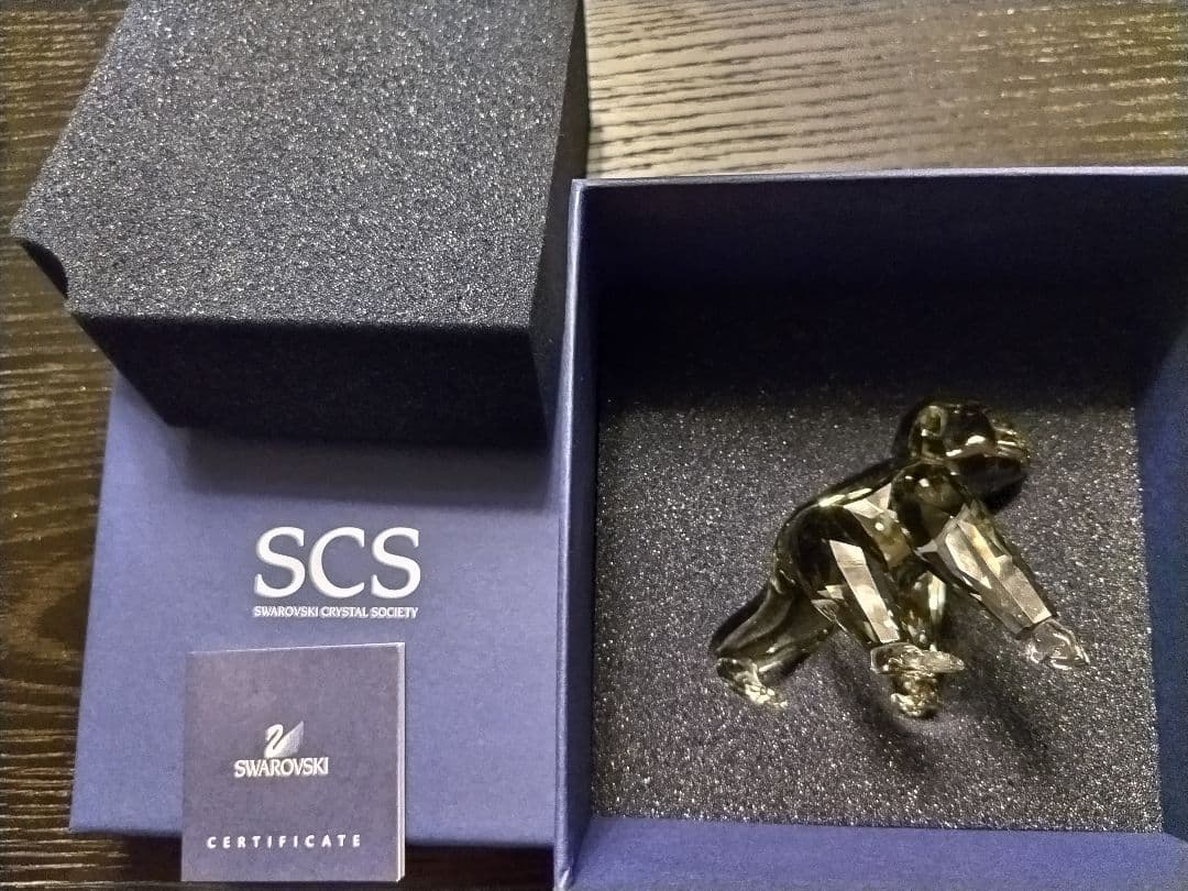 スワロフスキー 2009年度SCS作品 /ゴリラの赤ちゃん　置物