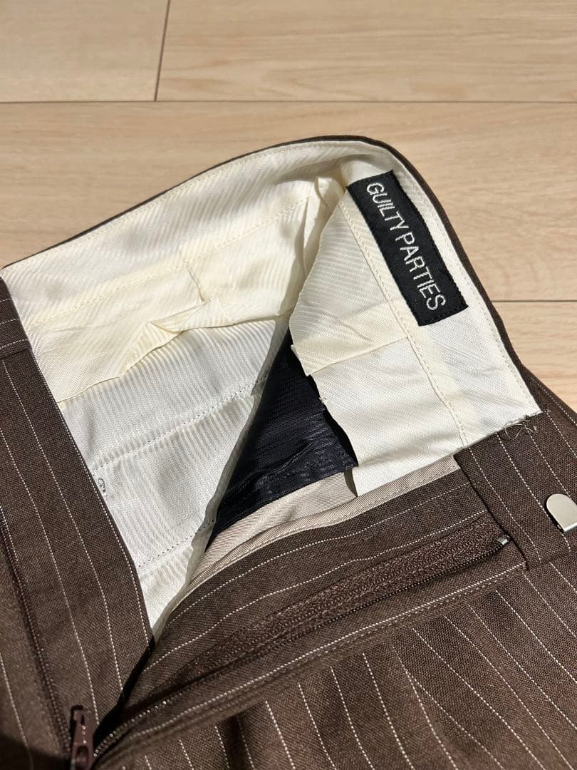 GUILTY PARTIES ブラウン ストライプ テーパードパンツ