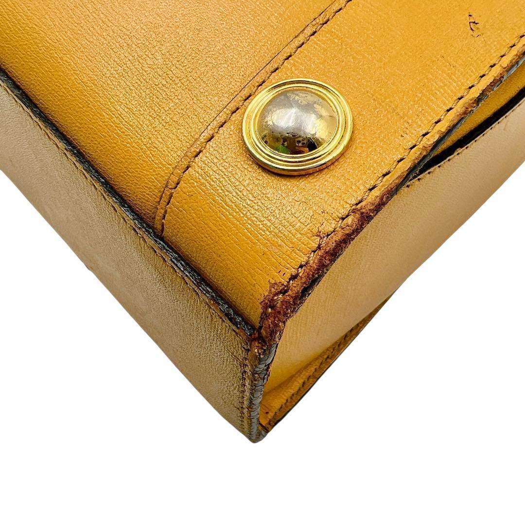 GIANNI VERSACE レディース スタッズ ハンドバッグ 8667