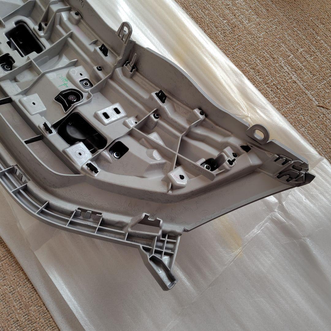 HONDA　フリード　H24年式　GP3　純正フロントグリル 新品未使用