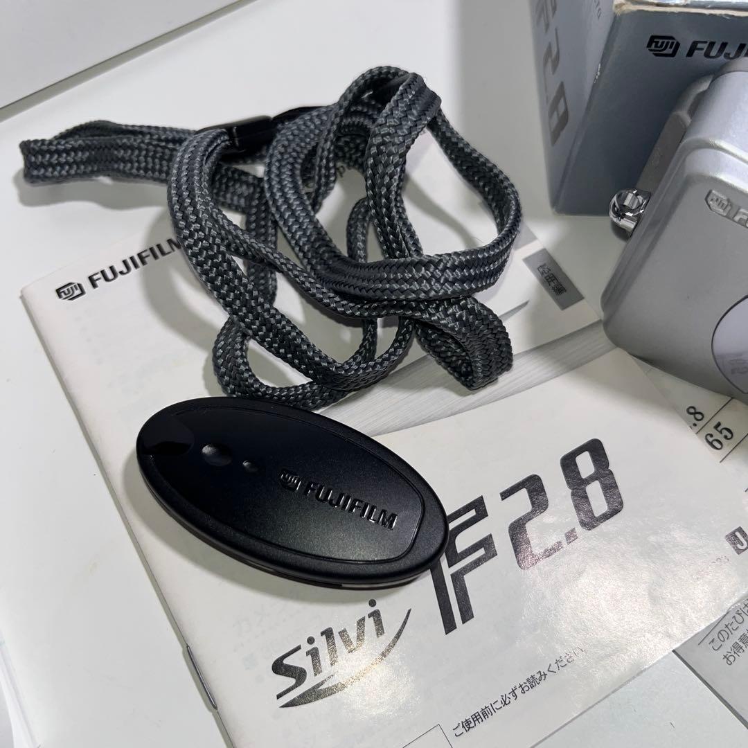 Fujifilm Silvi F2.8 （元箱・リモコン・ストラップあり）