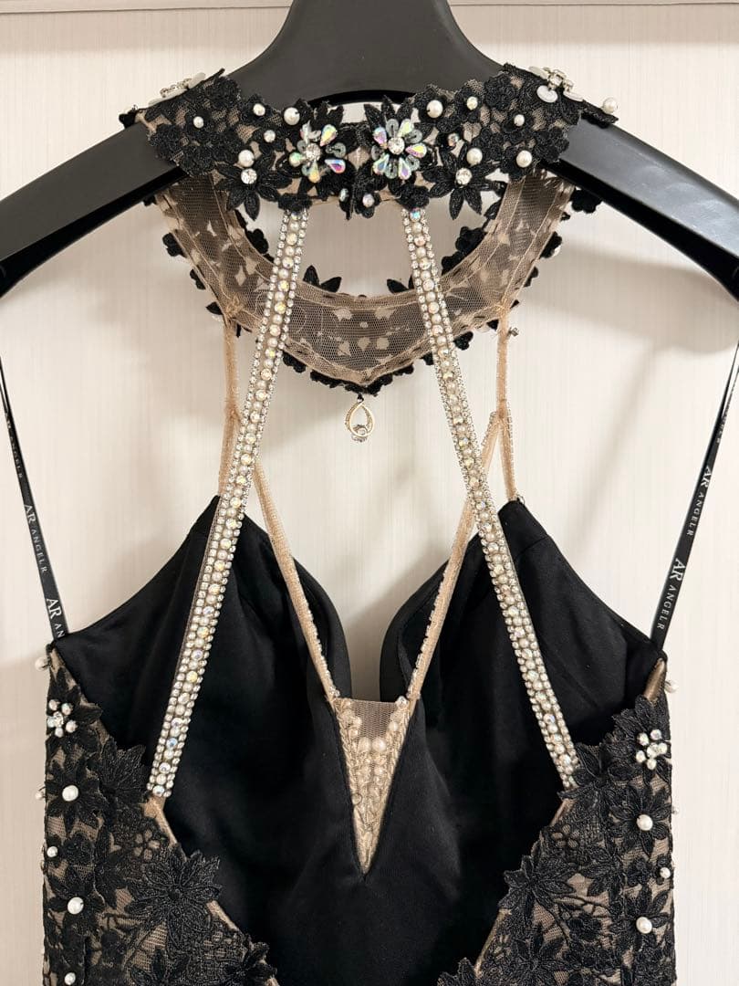 完売品 AngelR Mサイズ 刺繍 ホルターネック ミニドレス キャバドレス