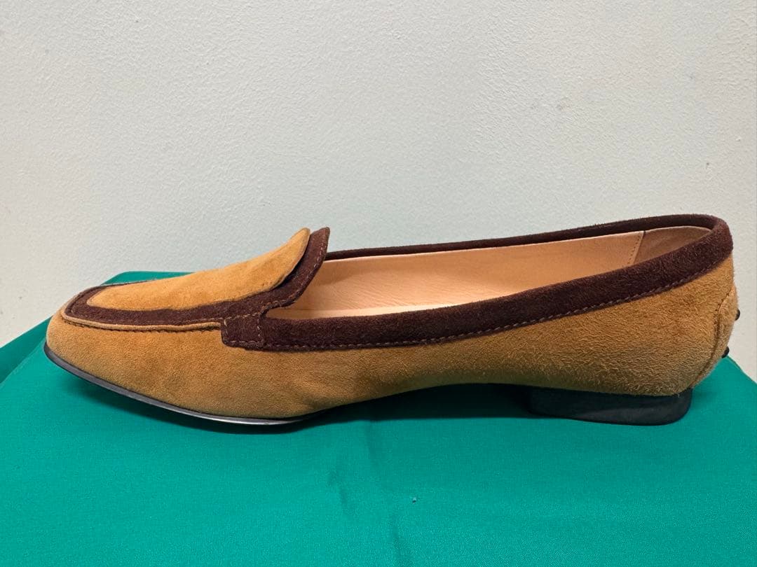 TOD’Sトッズスエードローファー37 ブラウン×キャメルイタリア製 箱・袋なし
