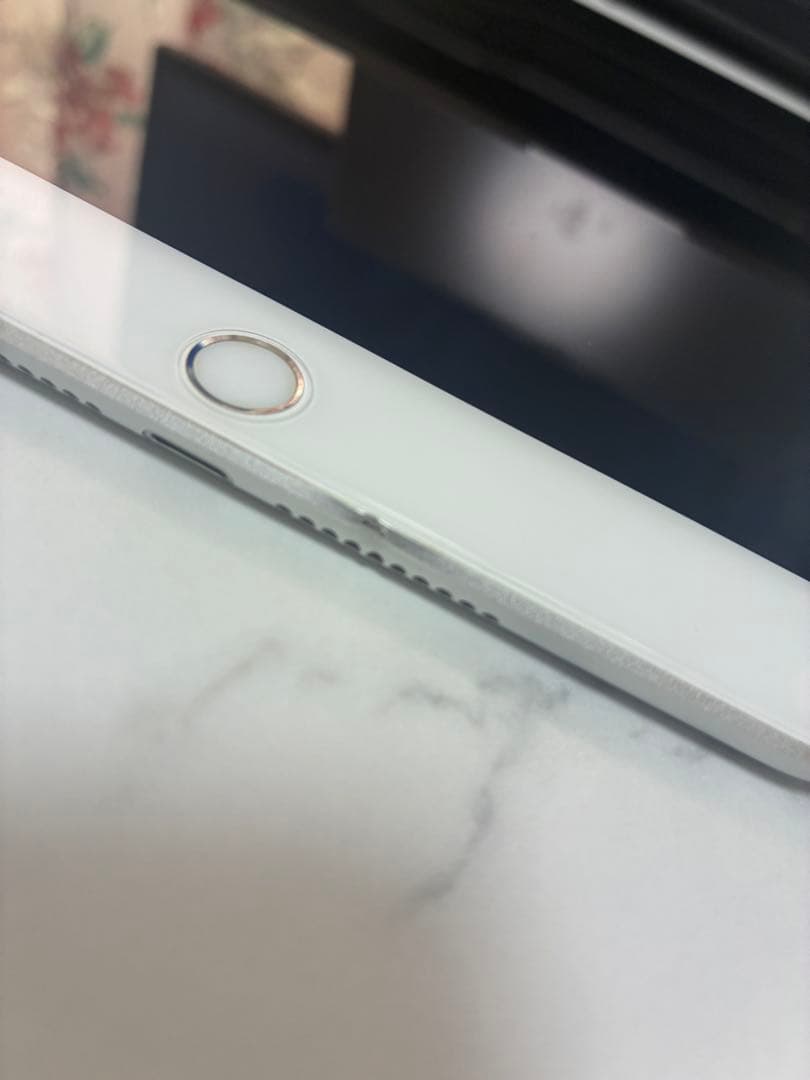 iPad本体 iPad mini5 64GB Wi-Fi+Cellular MUX62J/A