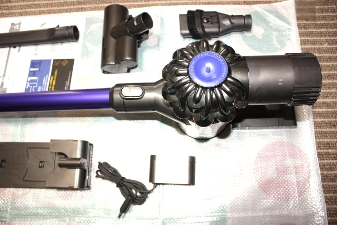 Dyson ダイソン コードレス掃除機 すぐに使えます‼️