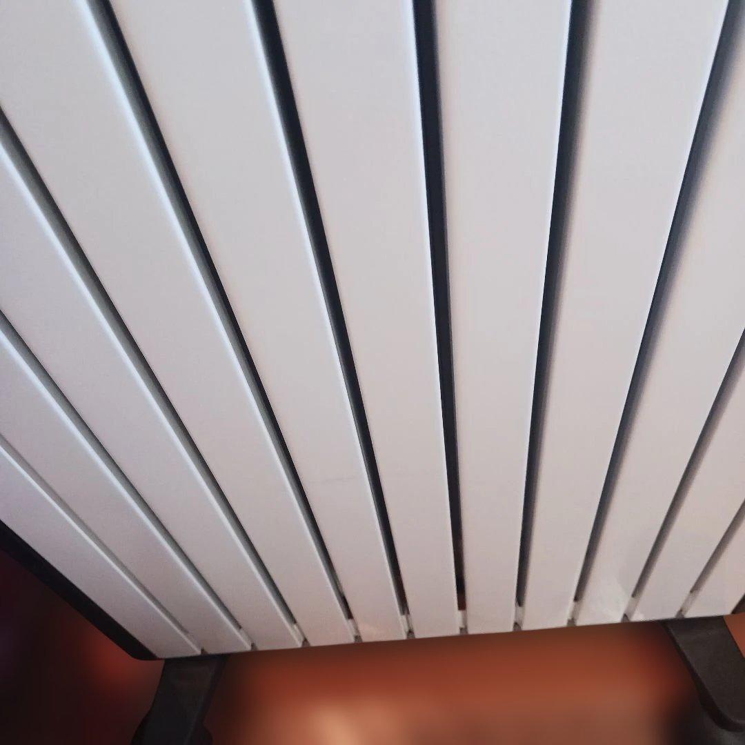 リモコン付き⭐DeLonghi オイルヒーター 縦型