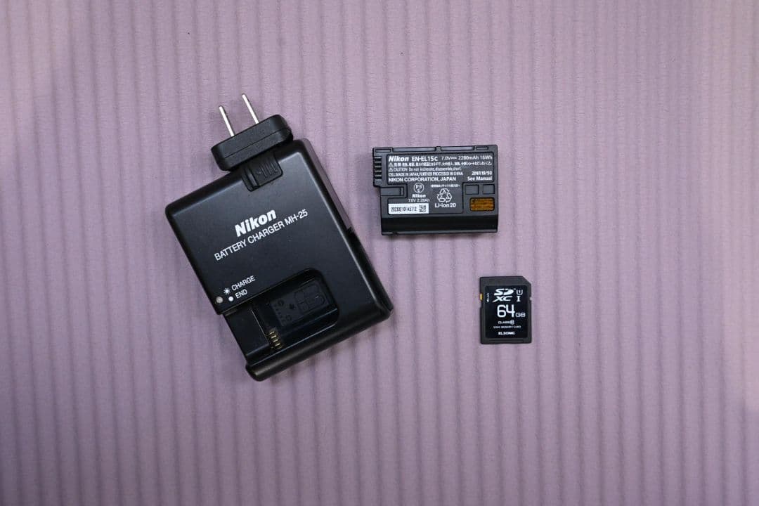 Nikon Z f ボディブラック【シャッター数約3万／おまけ多】