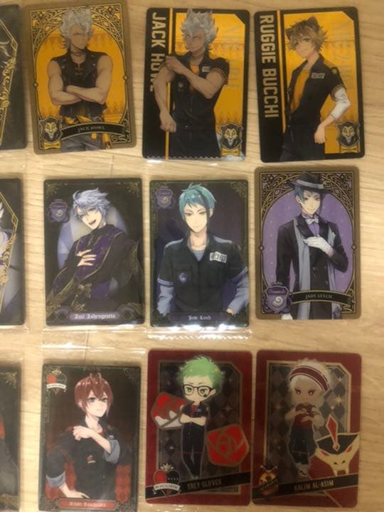 ツイステッドワンダーランド　ウエハース　カード　32枚