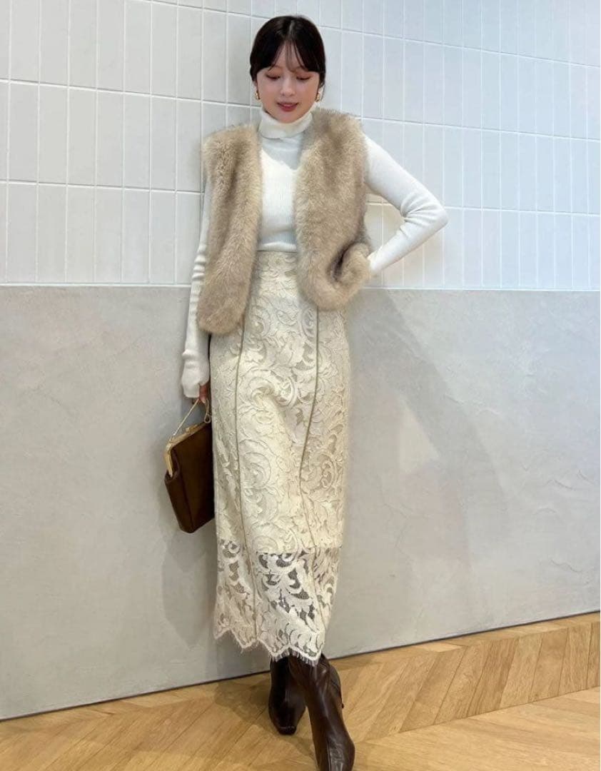 【美品】　anuans 24AW ショート　ファーベスト