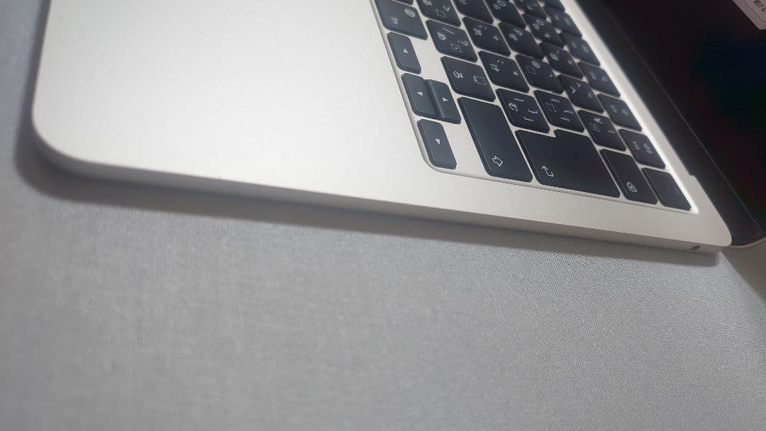 13.6インチMacBook Air 2022 M2 ジャンク品　スターライト