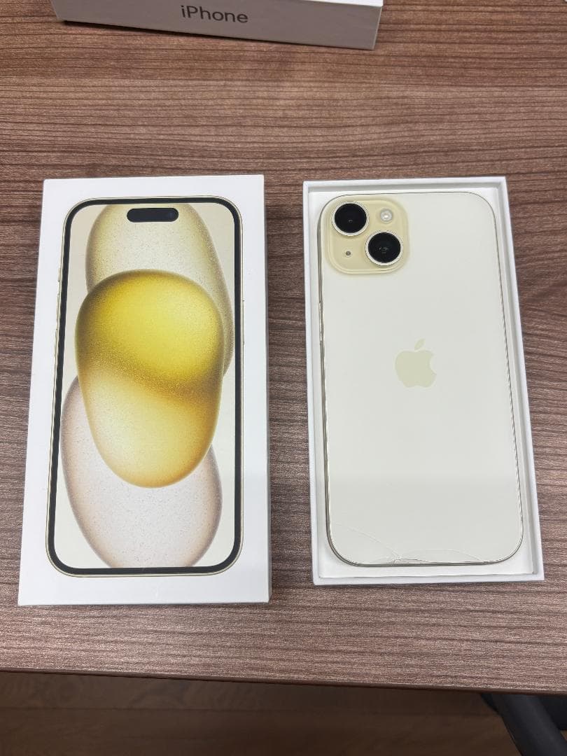 Apple iPhone 15 イエロー【SIMフリー】背面ひびあり