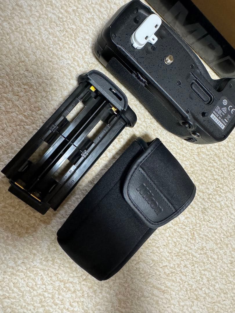 Nikon マルチパワーバッテリーパック MB-D18
