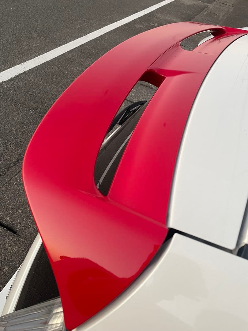 トヨタアクアNHP10リア　バックドアスポイラー　ウイング純正オプション　中古